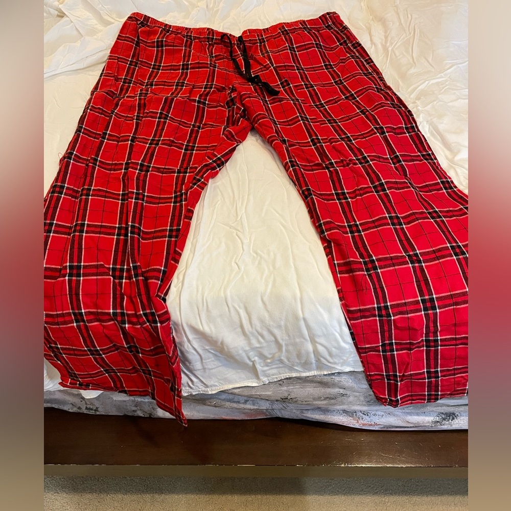 Wide leg pajama pants.